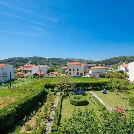 Apartment Boza Lopar