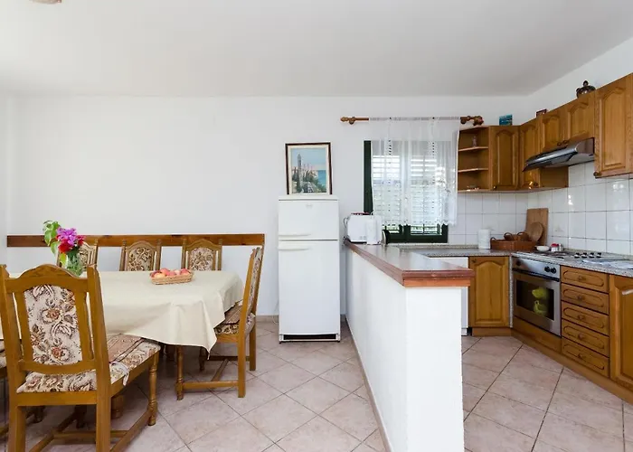 Boza Apartment *