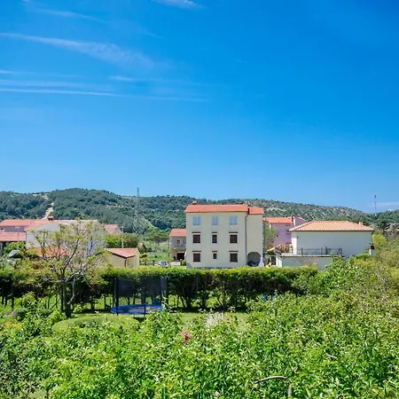 Apartament Boza *